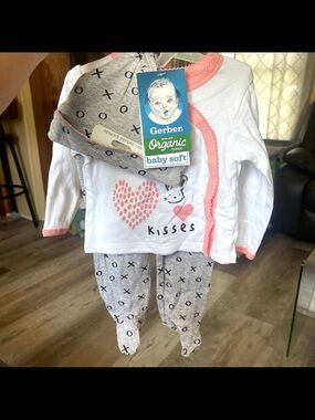 Gerber Baby 3-Piece Organic Set - White, Heather Gray & Pink